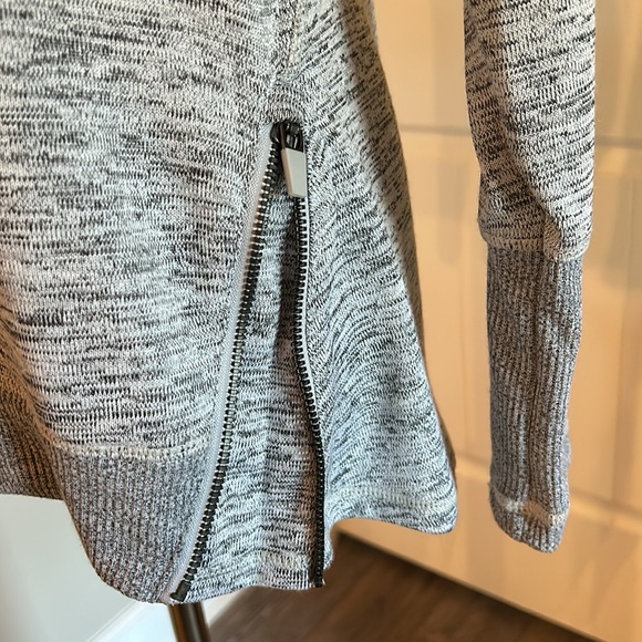 90 Degree - Size Large - Grey Shirt with Zippers on bottom sides Excellent Cond! - Picture 2 of 8